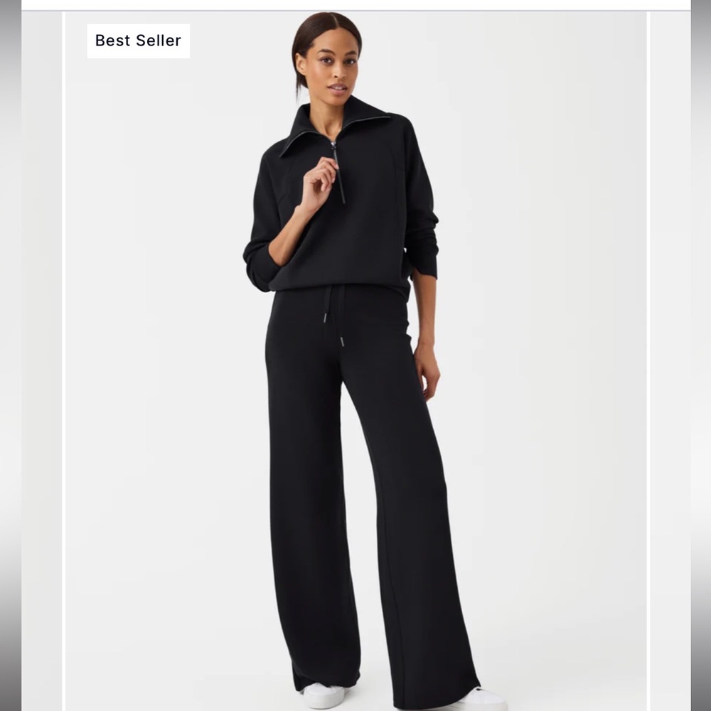 SPANX (SET)
Air Essential half zip and wide leg pant set